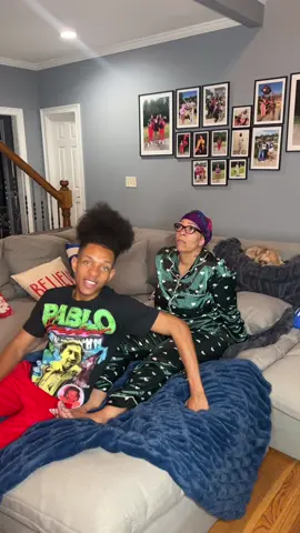 A post by @montezwilson on TikTok caption: Spending more family time with @INIU_official amazing power bank🏋️📲#INIU #INIUPowerBank #bestbuy #magsafe #magsafebatterypack #apple #magneticpowerbank
