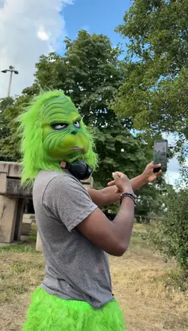 A post by @mrkbogosse on TikTok caption: 👻mrk_bg -  Elle me tue😹😭 @HEJRA 🇹🇳🍉🇫🇷  🔫🐛 @dn10d 