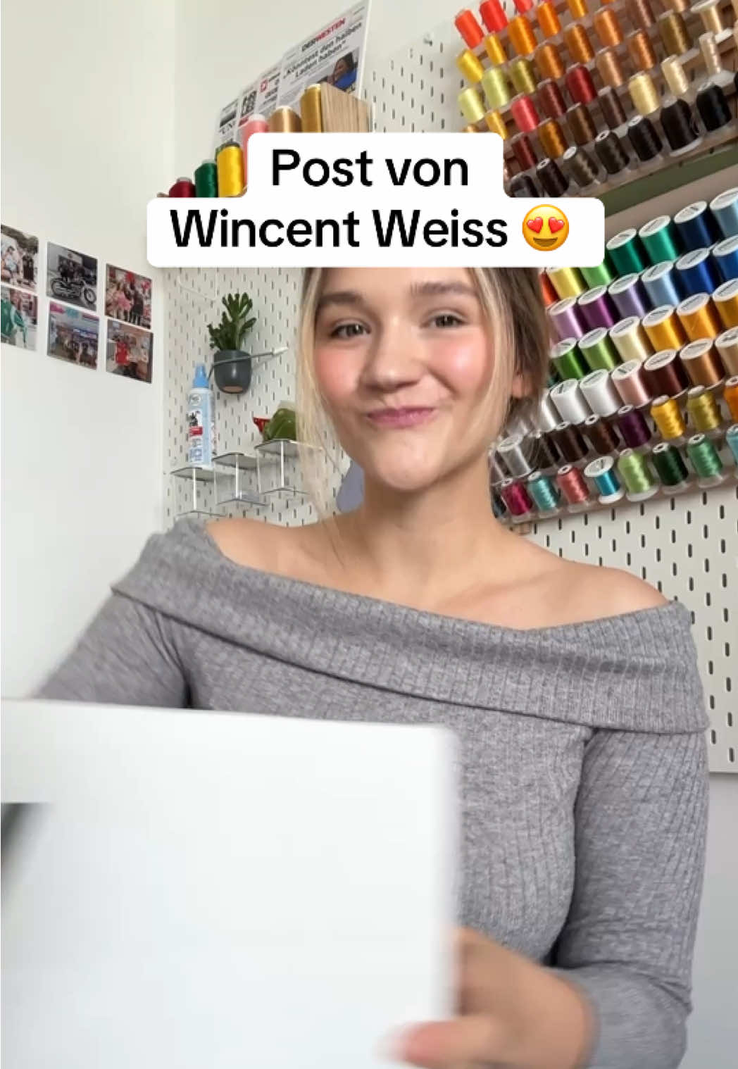 A post by @lena_lind_ on TikTok caption: So cool, ich hab mich richtig über das Paket gefreut! 🥰😍