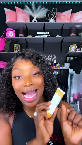 A post by @dlynnbeauti504 on TikTok caption: Collagen Anti-Wrinkle Hand Cream, #collagen #handcare #handcream #collagencreamer ‎#كريمات_تفتيح_البشرة_والجسم 