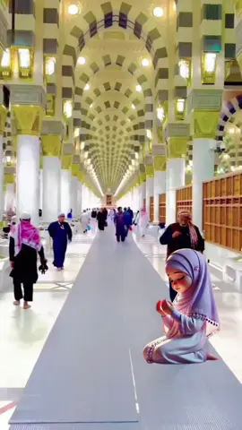 A post by @akhter_03 on TikTok caption: #foryoupage #foryou #4upage #🕋🤲🤲 #🤲🤲🤲 #🙏🤲🕋 #allahuakbar #4u #akhter🌹 #fyp #shaful411 #islamic_video #🙏 #☝️ 
