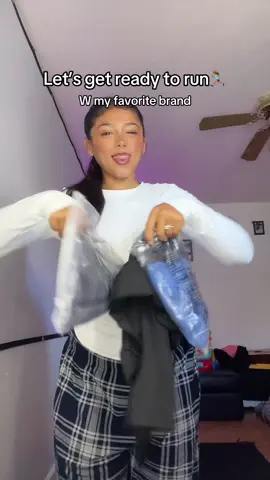A post by @xodreea on TikTok caption: Look good you feel good=you run good🤭 #foryourpage #GymTok #outfit #leggings #fypシ #girls #ytechx 