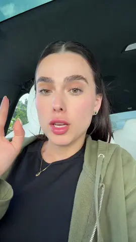 A post by @keniasantos_ on TikTok caption: Le compré un AR 15🫢  Cuando lo compras se entrega 10 días después, y ahí mismo se hace el cambio de nombre, ya que nadie debe tener arm4s a nombre de alguien más  todo esto es completamente LEGAL en el estado donde vivimos 🫶🏻 