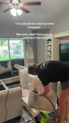 A post by @chasereiterc on TikTok caption: I would love to but I just cannot.. #MomsofTikTok 