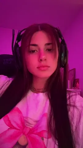 A post by @kendeeznutz222 on TikTok caption: ??!