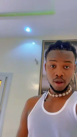 A post by @mome_sa on TikTok caption: @Lok bombe 