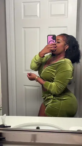A post by @tierrawilliams1 on TikTok caption: #OOTD #3pieceset #tiktokshopfinds #tiktokshopcreatorpicks #fyp 