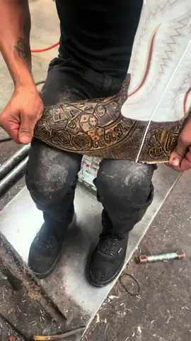 A post by @alfawesternwear on TikTok caption: Making It Look Too Easy😮‍💨 #alfawesternwear #alfawesternwearboots #texas #cowboyboots #westernwear #cowboyshit #botasvaqueras #handtooled 