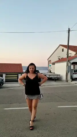 A post by @lorysel on TikTok caption: #amintire 