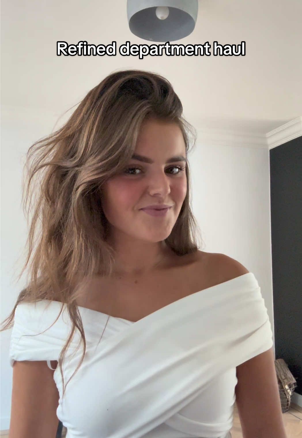A post by @karlijn_s on TikTok caption: Yesssss nieuwe collectie van @REFINED DEPARTMENT is nu live en wat een top items weer!!! 💙💙💙 #festivaloutfits #nieuwecollectie #festivaloutfit #festivalset #zomeroutfits #refineddepartment #offshoulder #blauweset #outfitinspo 
