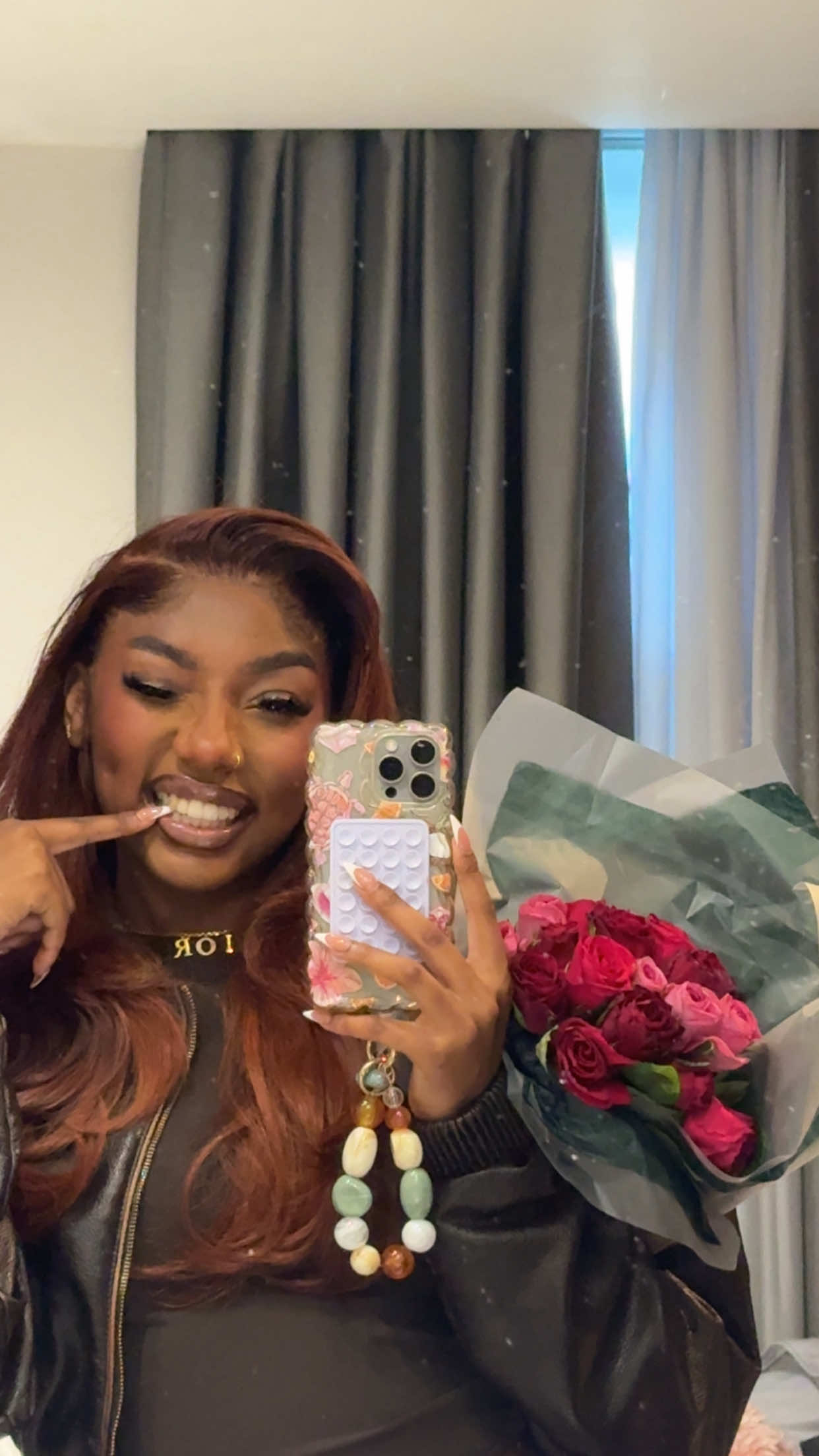 A post by @mimiitafara_ on TikTok caption: I’ve been sitting on some content, sorry my babies!! 🥺❤️❤️ Here’s how I do my lash clusters, I usually order different ones from Amazon but the same rule applies for me 