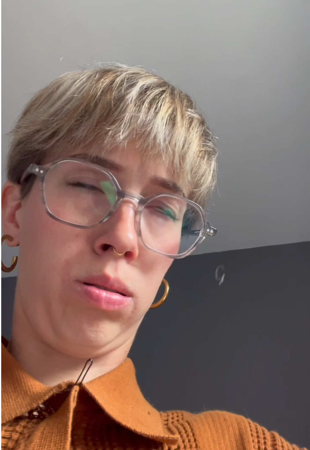 A post by @elsatypiquetattoo on TikTok caption: Marie-Agnès, mère réac. #humour 