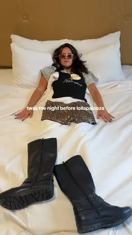A post by @savannahraebryant on TikTok caption: LOLLAAA #lollapalooza #lollapalooza2025 #lolla #festivaloutfit #lolla2025 #festival 