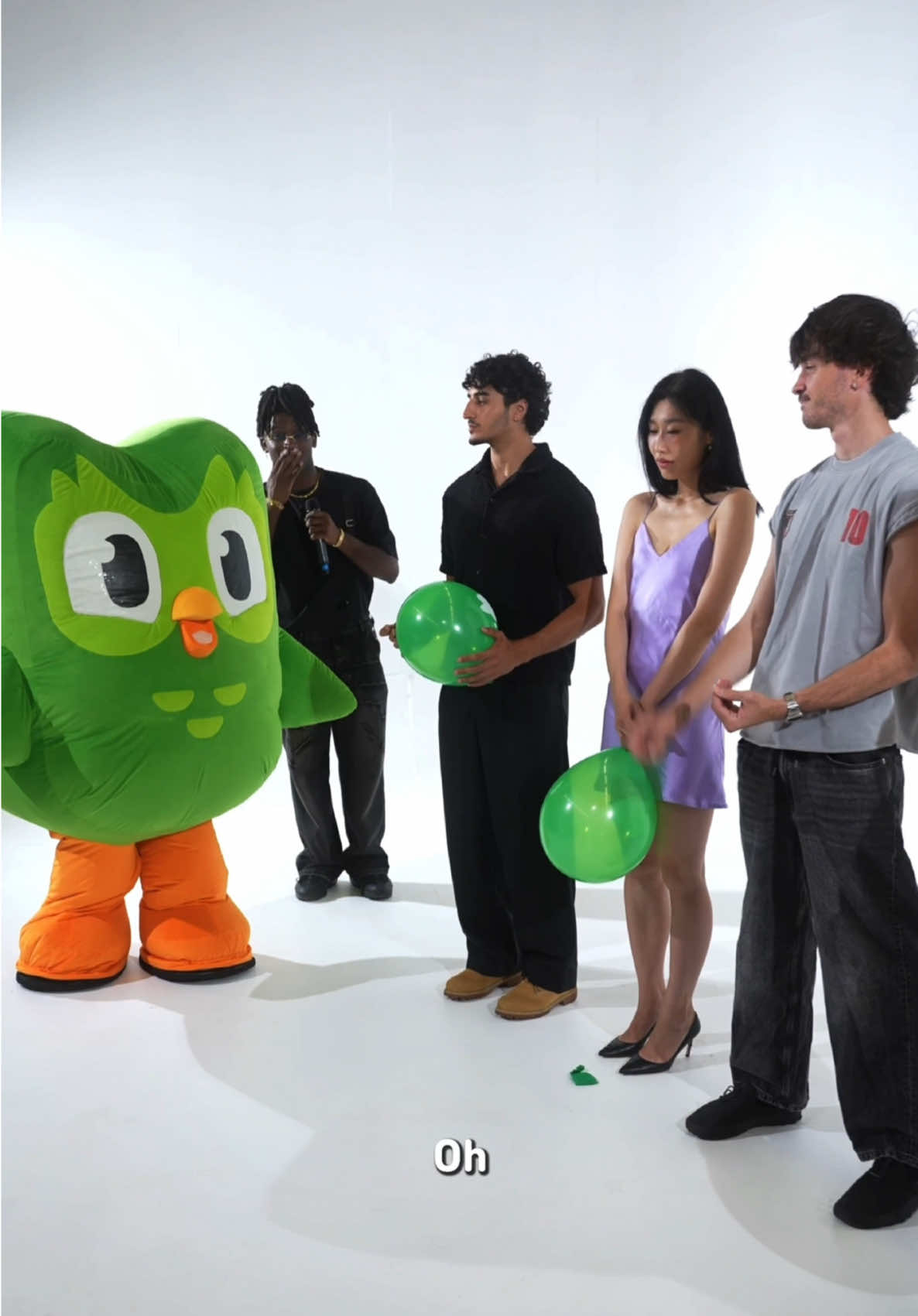 A post by @duolingofrance on TikTok caption: le dernier candidat je sais que c'est #lui #duolingo #poptheballoon 