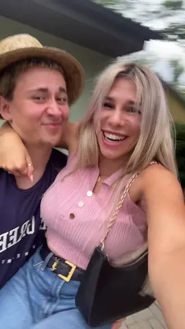 A post by @nathalie_bw_official on TikTok caption: Sehen wir uns ähnlich?😂 #brother @. 
