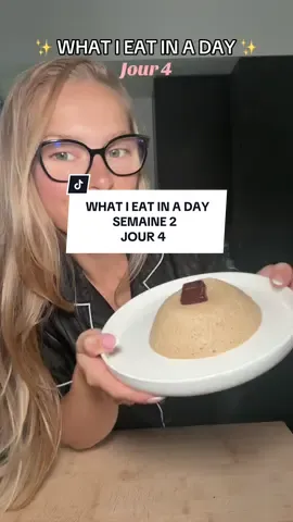 A post by @wendyruel on TikTok caption: Semaine 2 - jour 5 💖 code ma-tchatcha : PROMOWENDY ✨ publicité #whatieat #ideerepas #pertedepoids 