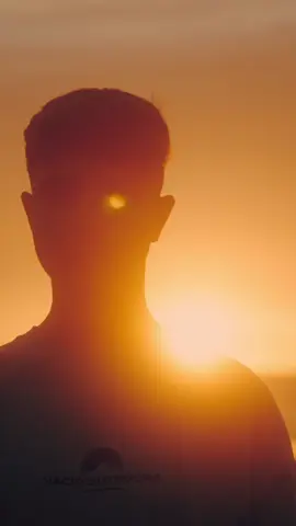 A post by @mikesinger on TikTok caption: HEUTE 23:59 Uhr Premiere auf YT! #MyDesire #MikeSinger 