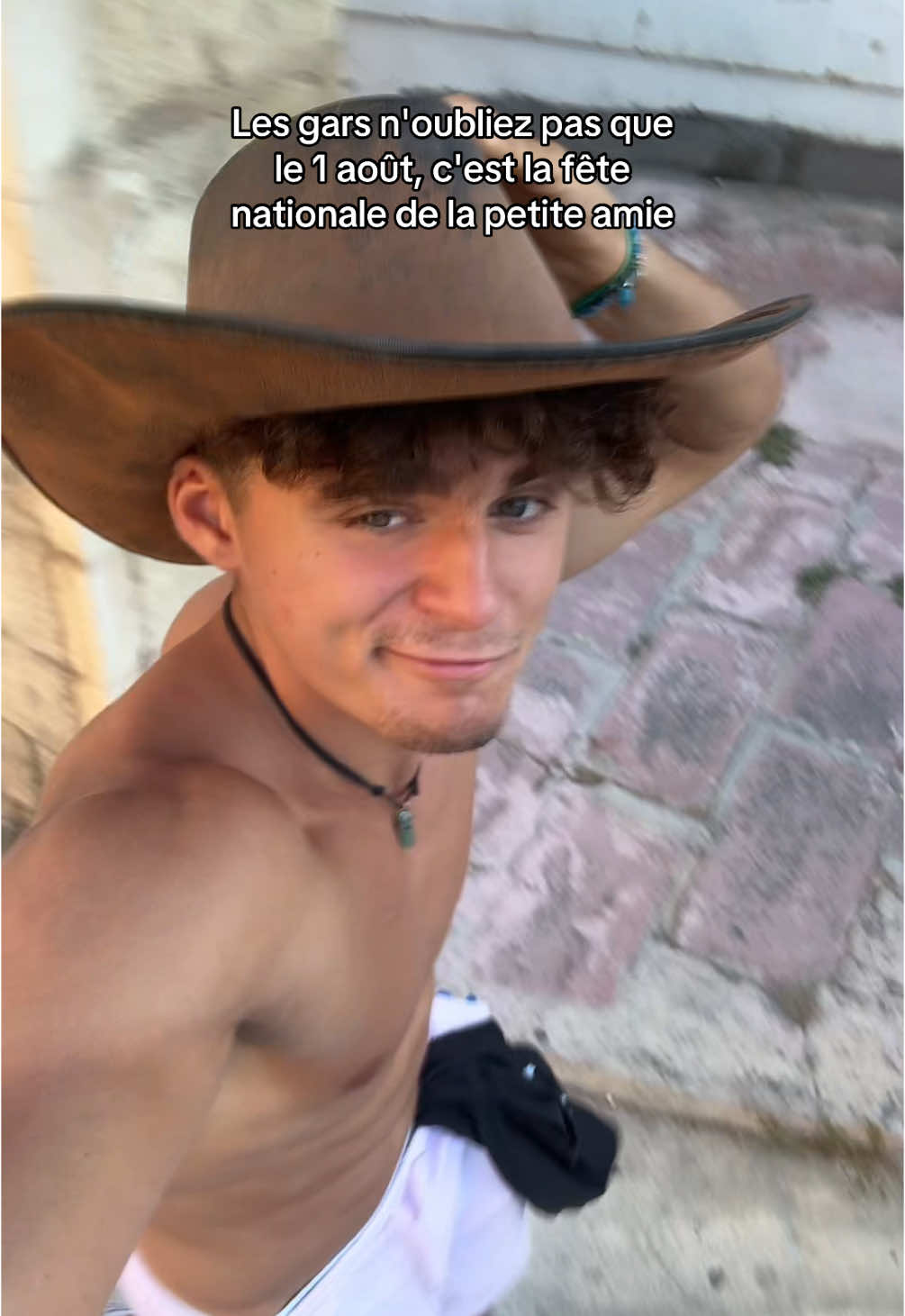 A post by @larzizematteo on TikTok caption: Vous êtes en couple ou célibataire ? | viens lnsta: larzizematteo pour rien louper @Matteo #larzize 