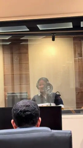 A post by @saraetraniaofficiel on TikTok caption: Si j’avais les mots  #NewMusic #tiktoksong #sijavaislesmots #fyp #pourtoi 