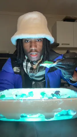 A post by @eatwithabdoul on TikTok caption: Glacier façon IA 🤖 🧊 cr: @Sophie Saldana #fyp #teste #recette #ai #glacier #videoviral 