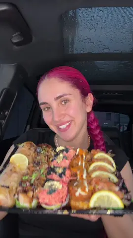 A post by @mikasamamito on TikTok caption: #viral #mikasa #sushi #lachs #mukbang 
