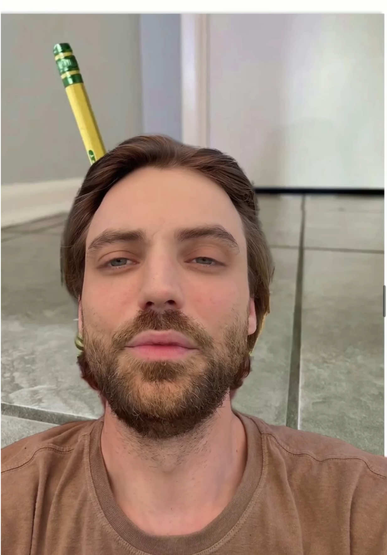 A post by @bentellect on TikTok caption: Issa glitch