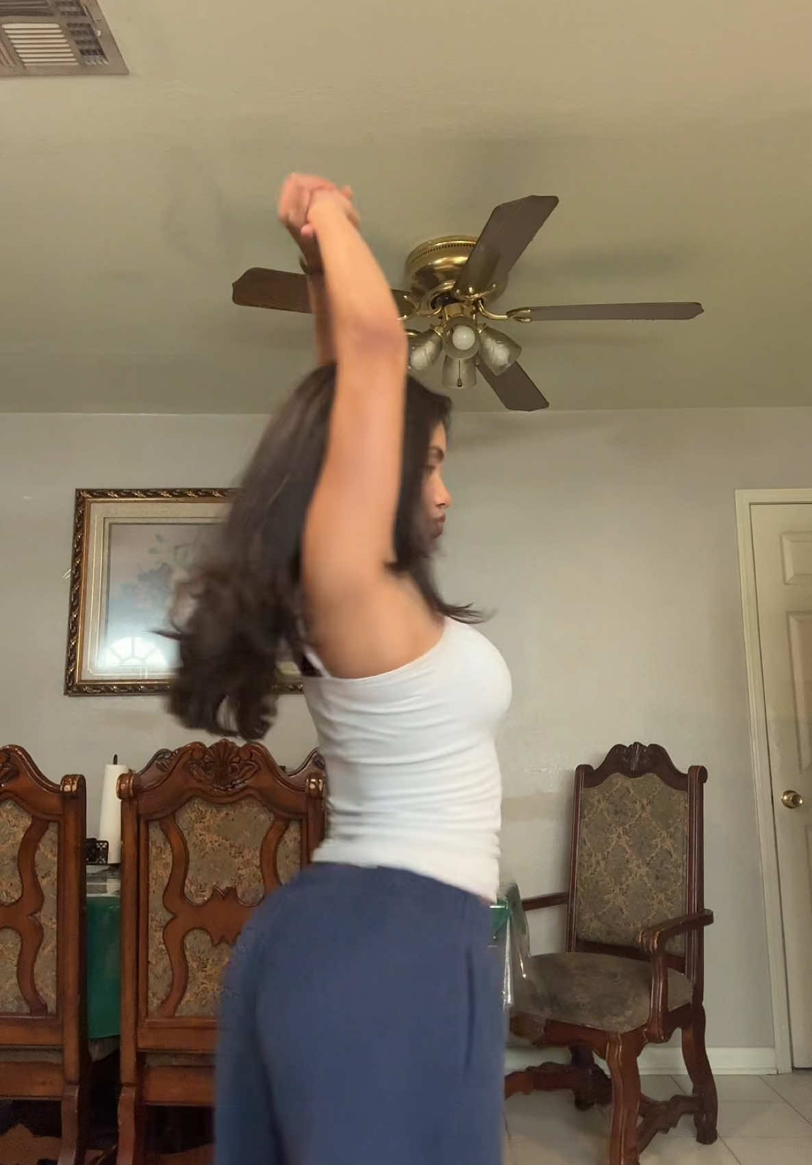 A post by @itsauraaaa on TikTok caption: POST ARM WORKOUT