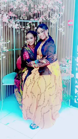 A post by @iqrushbe on TikTok caption: #onthisday #promomakanliburan @Aliya #saxiibtinimo👯‍♀️ igu weyn 