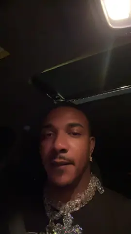 A post by @durellyrellz on TikTok caption: Why do it be like that 