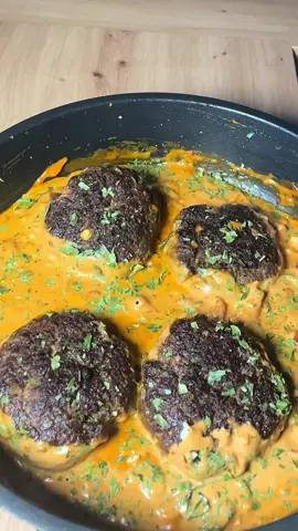 A post by @bbqdad1985 on TikTok caption: Rinder Hacksteaks in Toskanischer Soße #bbqdad#EasyRecipe