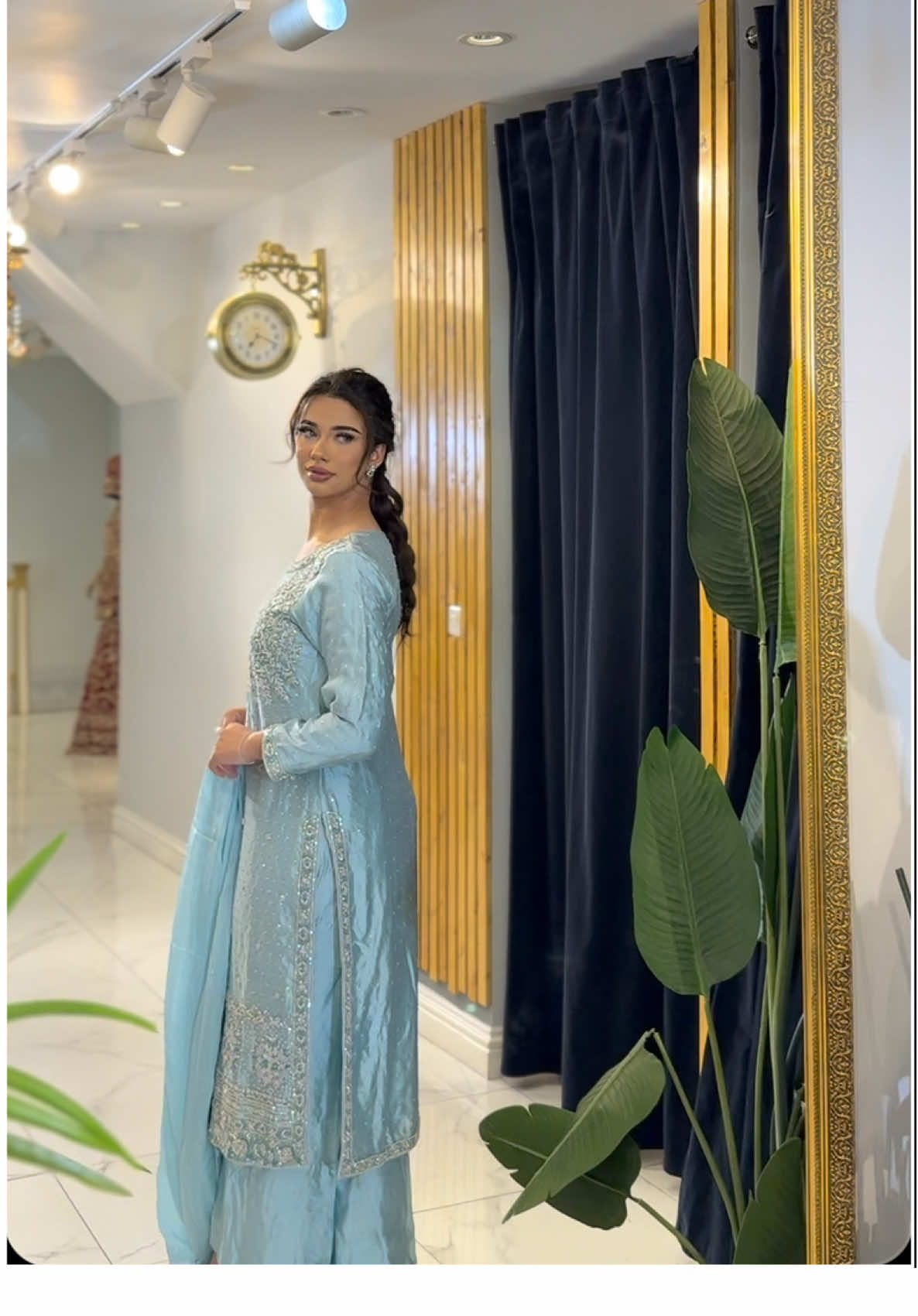A post by @buraaq_bridal on TikTok caption: #viralvideos #fyp #trendingdesign 