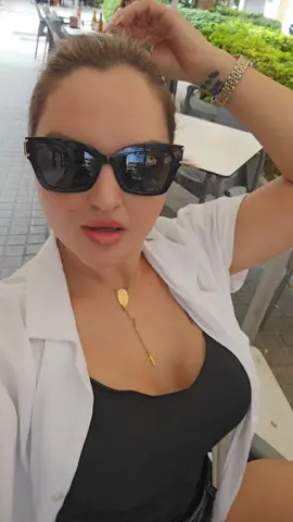 A post by @yoanayoana0790 on TikTok caption: eu chiar fac 36 🤣🤣🤣🤦‍♀️