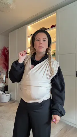 A post by @selina_hrrm on TikTok caption: MAMA FREUNDSCHAFTEN - Schwieriges Thema 😂🙈 #fyp #baby #2025 