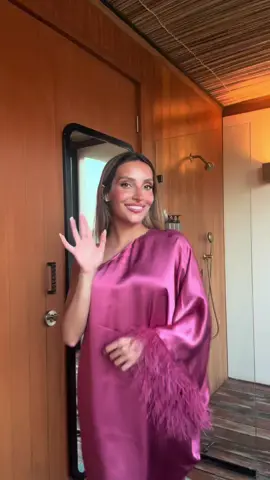 A post by @corinnepino on TikTok caption: Mi prendo cura dei miei capelli… e anche della mia salute. 💗 Con la nuova Ghd Chronos Our Pink, Ghd sostiene la ricerca contro il tumore al seno, devolvendo 10€ per ogni prodotto della collezione Pink venduto sul territorio italiano. La prevenzione è un gesto semplice, ma fondamentale . Tutorial sull’autopalpazione su @ghditalia  Ah e c’è anche la personalizzazione gratuita✨🫠 (escluso Glide)   #ghdpink #ghdourpink Adv”