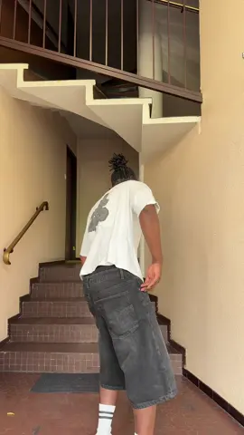 A post by @djodjobafiere on TikTok caption: @lelo nkitu lionel @jeremie shabani 