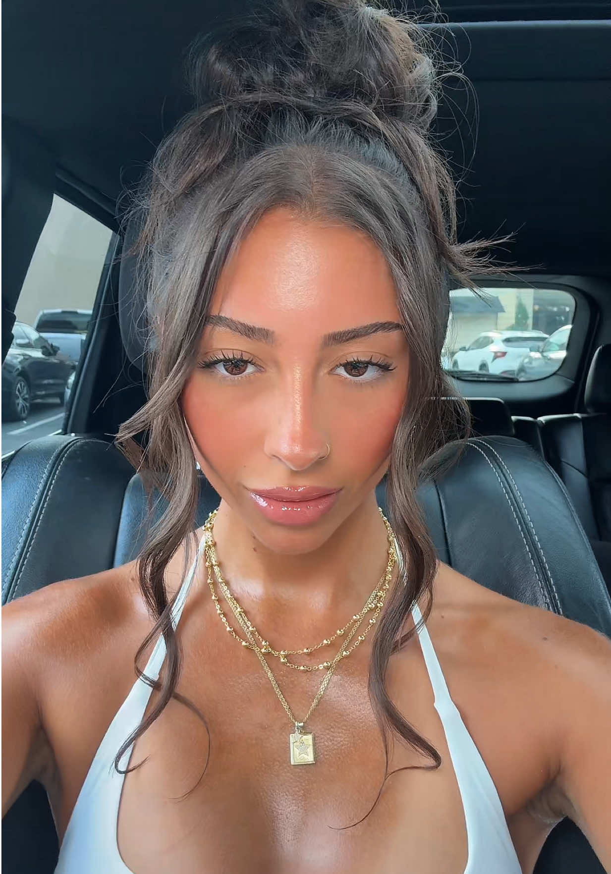 A post by @annaappetizer on TikTok caption: haven’t seen anyone do a cleveland one lol #makeuptransformation #transitionidea 