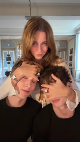 A post by @maligoshik on TikTok caption: @bách @Ollie 