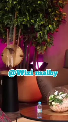 A post by @wizi_malby on TikTok caption: #respect #blackpink #tik_tok #humour #tik_tok b