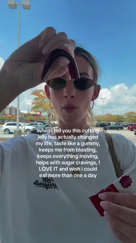 A post by @rachelmadisoncarlisle on TikTok caption: Will not listen to any of the cutting jelly slander i love it #cuttingjelly #garciniacambogia #diet #jelly 