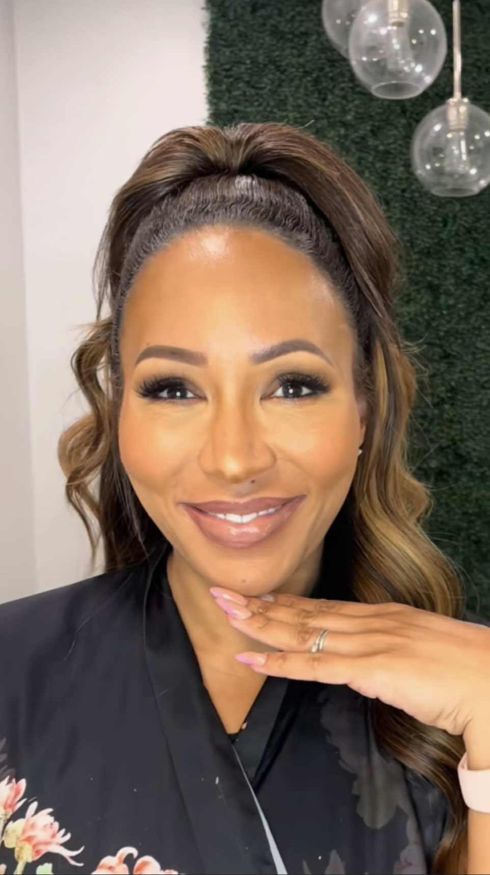 A post by @marascampo on TikTok caption: Brown Smokey Eye✨ #blackgirlmagic #blackgirls #blackgirl #blackhair #blackhairstyles #hair #hairtransformation #hairideas #hairtutorial #protectivestyles #grwm #grwmroutine #smokeyeye #browneyeshadow #eyeshadow #eyeshadowtutorial #makeup #makeuptutorial 
