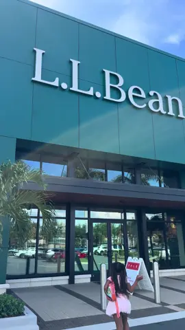 A post by @peach.mcintyre on TikTok caption: PEACH McINTYRE 🍑 BUYS HER ONLY DAUGHTER 👧🏽 GORGEOUS PURPOSE A NEW BACKPACK 🎒 FROM L.L. BEAN 🫘 🛍️💃🏾🛍️