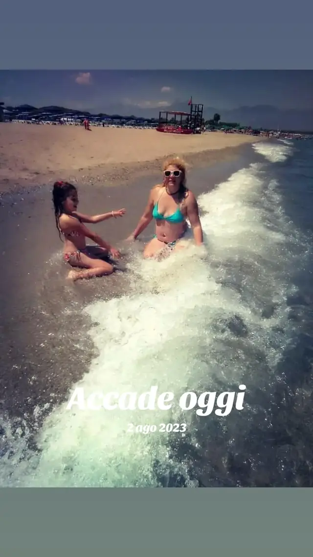 A post by @cameliaromasc on TikTok caption: #accadeoggi