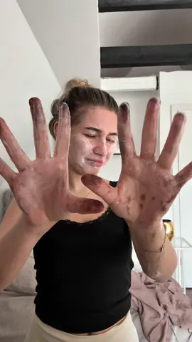 A post by @aleynaveyron on TikTok caption: Anzeige / Schon mal bequeme UND stylische Schuhe getragen ?? Ich schon in meinen neuen @pammys_de  #pammys #trendingnow #viral #fyp #fy #newdrop #fashion #prelaunch #explorepage #trendingnow