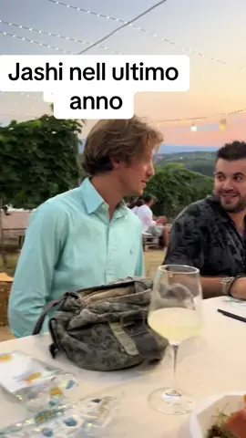 A post by @amedeoiasci on TikTok caption: Posso felicemente confermare che tra Video e Servizi diretti ho tirato fuori qualche decina di milioni di dollari di contribuenti dall’Italia e voglio continuare a farlo #Contribuenti