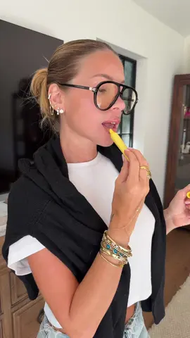 A post by @anastazia on TikTok caption: 💋
