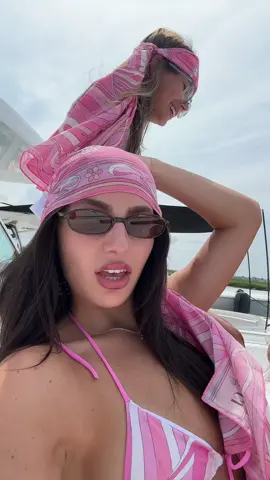 A post by @ashtinearle on TikTok caption: izabel has great jeans