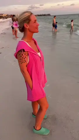 A post by @keelab94 on TikTok caption: Our first day at Siesta Key 🥲☀️ 