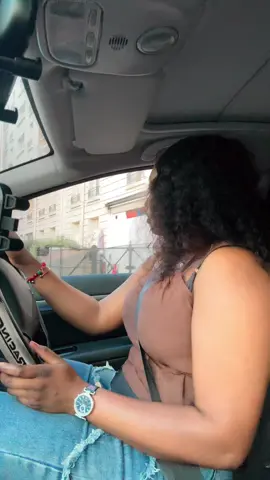 A post by @amykante3 on TikTok caption: #amykante3 #divertise #amor 